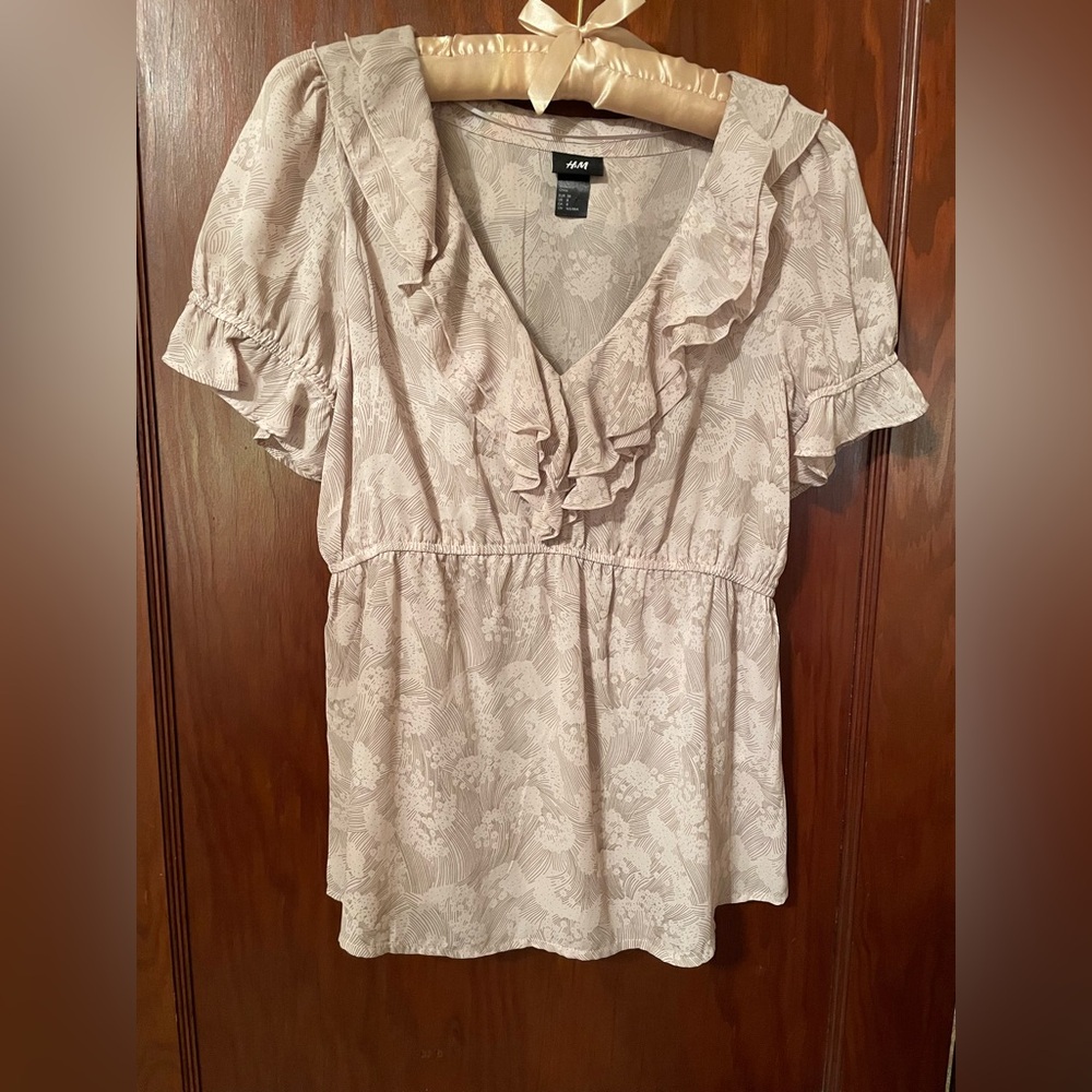 H&M, Sheer nude/pale pink short sleeve patterned top with ruffle, size 8